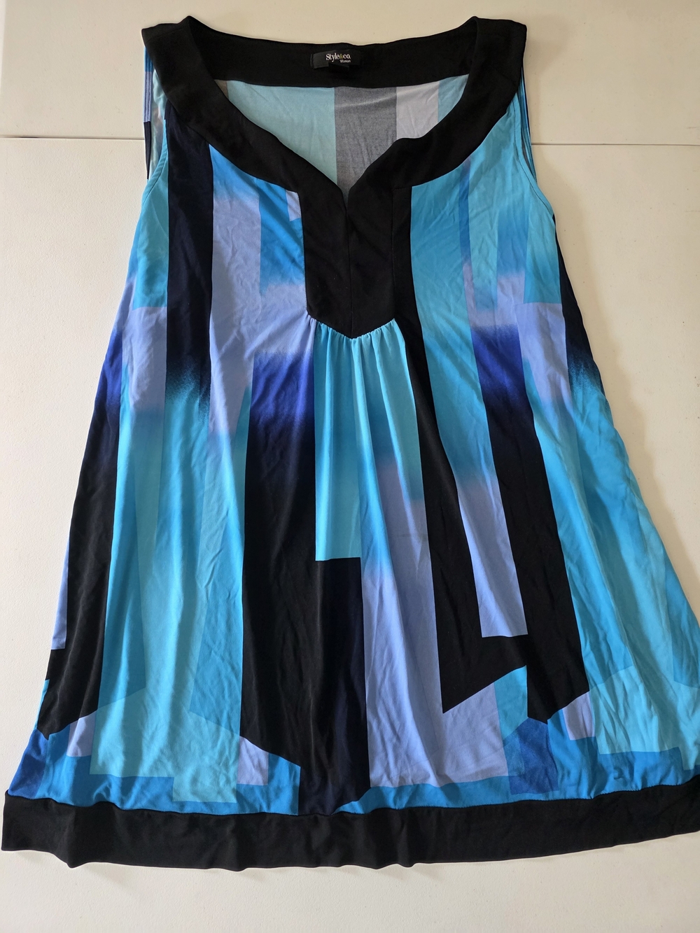 Y2k Style & Co. Blue and Black Sleeveless Geometric Blouse